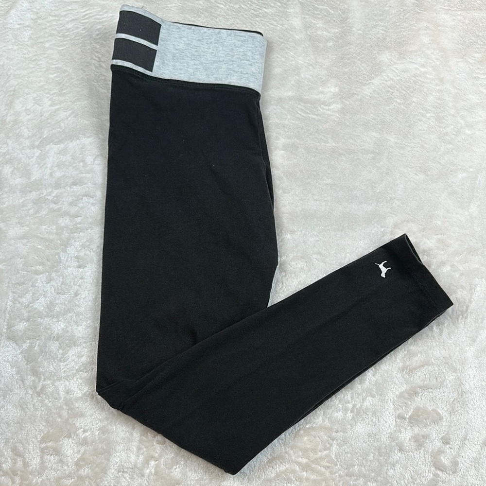 Victoria's Secret Black and Gray Leggings Sleek Design
